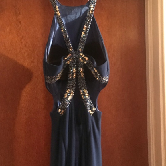 Prom gown - Picture 2 of 3